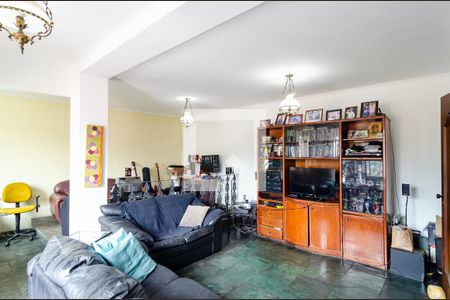 Casa à venda com 185m², 4 quartos e 3 vagasSala