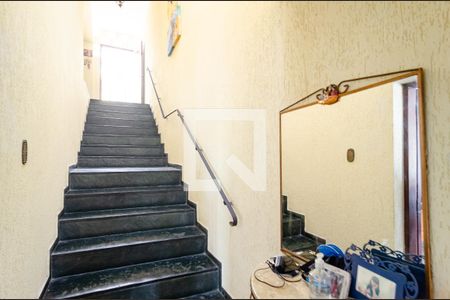 Casa à venda com 185m², 4 quartos e 3 vagasEscadas