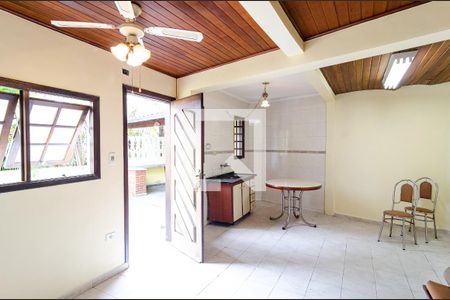 Casa à venda com 185m², 4 quartos e 3 vagasSala/Cozinha da Edícula