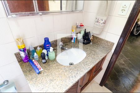 Casa à venda com 185m², 4 quartos e 3 vagasBanheiro Social