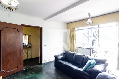 Casa à venda com 185m², 4 quartos e 3 vagasSala