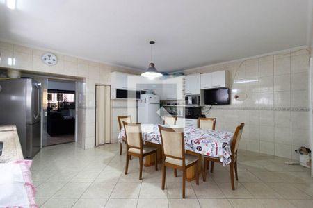 Casa à venda com 114m², 4 quartos e 2 vagas Casa à venda com 114m², 4 quartos e 2 vagasCozinha