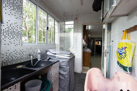 Casa à venda com 114m², 4 quartos e 2 vagas Casa à venda com 114m², 4 quartos e 2 vagasÁrea de serviço