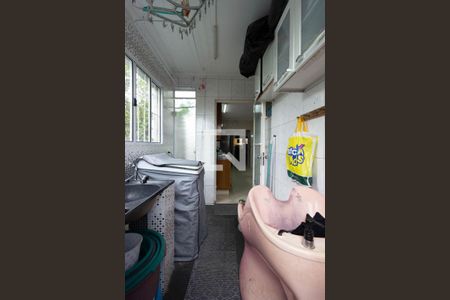 Casa à venda com 114m², 4 quartos e 2 vagas Casa à venda com 114m², 4 quartos e 2 vagasÁrea de serviço