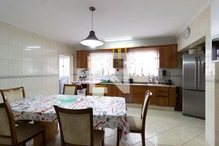 Casa à venda com 114m², 4 quartos e 2 vagas Casa à venda com 114m², 4 quartos e 2 vagasCozinha