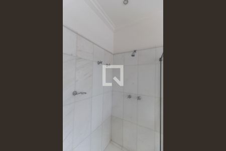 Casa de condomínio à venda com 516m², 5 quartos e 7 vagas Casa de condomínio à venda com 516m², 5 quartos e 7 vagasBanheiro da Suíte