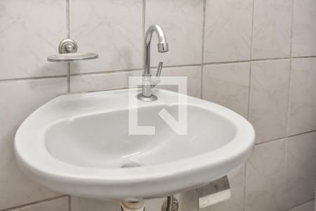 Banheiro de kitnet/studio para alugar com 1 quarto, 40m² em Bela Vista, São Paulo