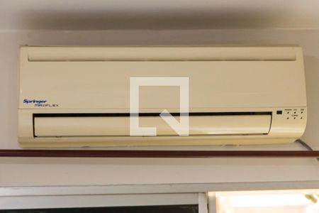 Casa à venda com 280m², 4 quartos e 2 vagasSuíte - Ar condicionado