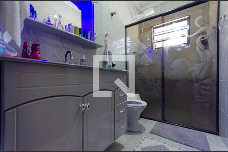 Casa à venda com 300m², 5 quartos e 2 vagas Casa à venda com 300m², 5 quartos e 2 vagasBanheiro Suíte 2