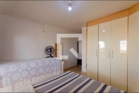 Casa à venda com 300m², 5 quartos e 2 vagas Casa à venda com 300m², 5 quartos e 2 vagasSuíte 2