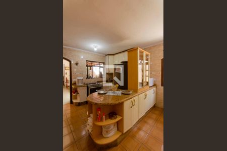 Casa à venda com 300m², 5 quartos e 2 vagas Casa à venda com 300m², 5 quartos e 2 vagasCozinha