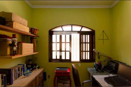 Casa à venda com 300m², 5 quartos e 2 vagas Casa à venda com 300m², 5 quartos e 2 vagasEscritório