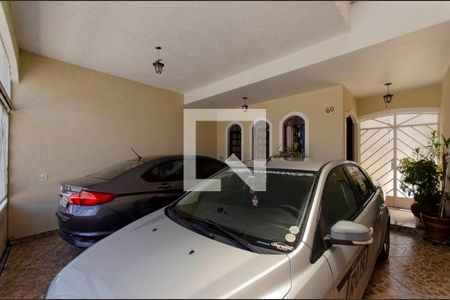 Casa à venda com 300m², 5 quartos e 2 vagas Casa à venda com 300m², 5 quartos e 2 vagasGaragem