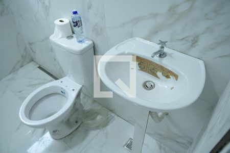 Casa de condomínio para alugar com 55m², 2 quartos e 2 vagasBanheiro