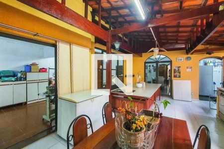 Casa à venda com 300m², 3 quartos e 2 vagas