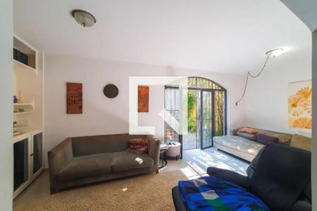 Casa à venda com 300m², 3 quartos e 2 vagas