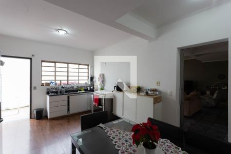 Casa para alugar com 250m², 5 quartos e 4 vagas Casa para alugar com 250m², 5 quartos e 4 vagasCozinha