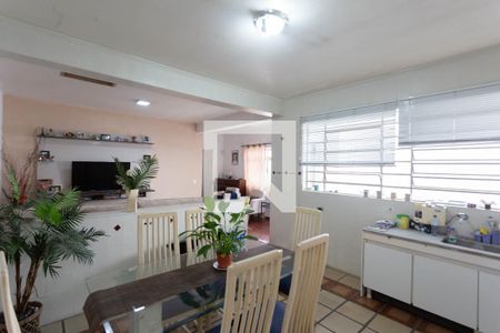 Casa para alugar com 250m², 5 quartos e 4 vagas Casa para alugar com 250m², 5 quartos e 4 vagasCozinha casa 2