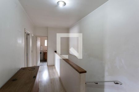 Casa para alugar com 250m², 5 quartos e 4 vagas Casa para alugar com 250m², 5 quartos e 4 vagasCorredor
