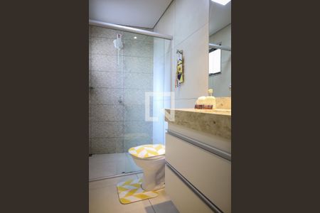 Banheiro de kitnet/studio para alugar com 1 quarto, 28m² em Minas Brasil, Belo Horizonte