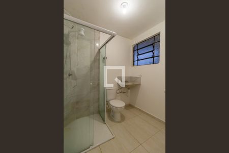 Banheiro  de kitnet/studio para alugar com 1 quarto, 36m² em Liberdade, São Paulo