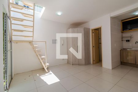 Sala/Quarto de kitnet/studio para alugar com 1 quarto, 64m² em Centro Histórico, Porto Alegre