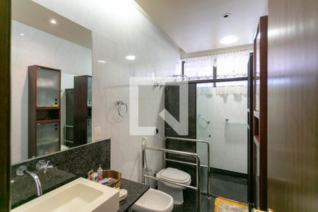 Casa à venda com 278m², 5 quartos e 4 vagasBanheiro