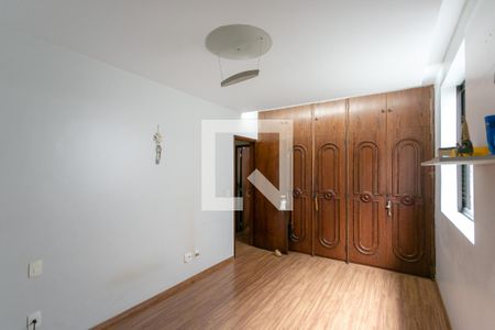 Casa à venda com 278m², 5 quartos e 4 vagasQuarto 4 - Suíte