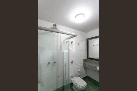 Casa à venda com 278m², 5 quartos e 4 vagasBanheiro da Suíte 3