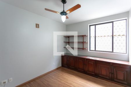 Casa à venda com 278m², 5 quartos e 4 vagasQuarto 2