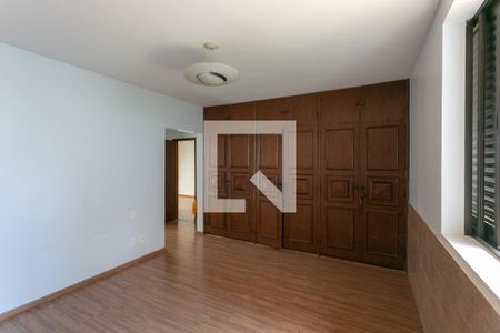 Casa à venda com 278m², 5 quartos e 4 vagasQuarto 1 - Suíte