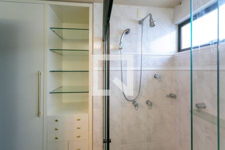 Casa à venda com 278m², 5 quartos e 4 vagasBanheiro da Suíte 2