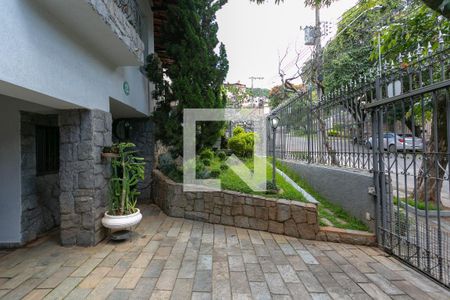 Casa à venda com 278m², 5 quartos e 4 vagasGaragem