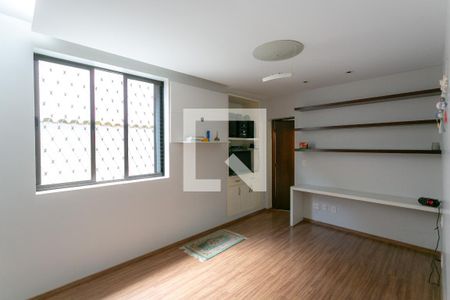 Casa à venda com 278m², 5 quartos e 4 vagasQuarto 4 - Suíte