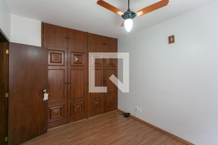 Casa à venda com 278m², 5 quartos e 4 vagasQuarto 2