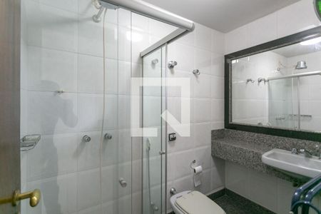 Casa à venda com 278m², 5 quartos e 4 vagasBanheiro da Suíte 3