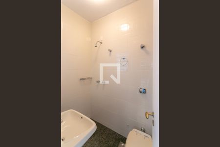 Casa à venda com 278m², 5 quartos e 4 vagasBanheiro de serviço