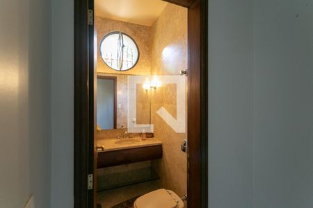 Casa à venda com 278m², 5 quartos e 4 vagasLavabo