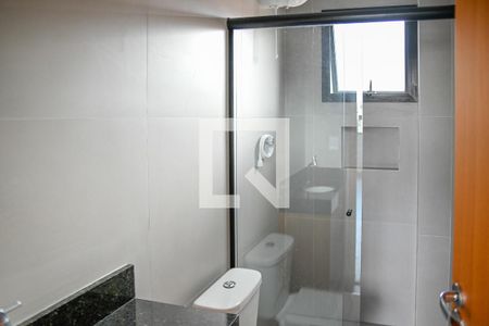 Banheiro de kitnet/studio para alugar com 1 quarto, 28m² em Vila Moinho Velho, São Paulo