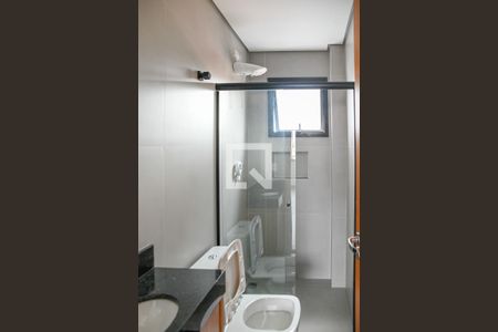 Banheiro de kitnet/studio para alugar com 1 quarto, 28m² em Vila Moinho Velho, São Paulo