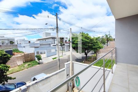 Casa à venda com 191m², 3 quartos e 4 vagasVaranda Quarto 2