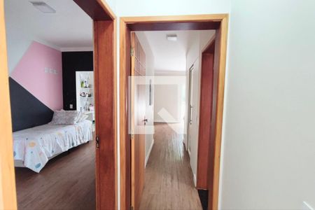 Casa à venda com 191m², 3 quartos e 4 vagasCorredor quartos