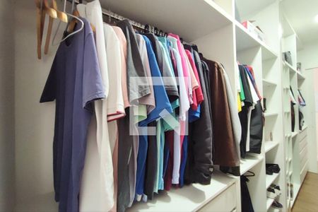 Casa à venda com 191m², 3 quartos e 4 vagasCloset da suíte