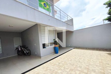 Casa à venda com 191m², 3 quartos e 4 vagasGaragem coberta