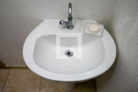 Casa à venda com 30m², 1 quarto e sem vaga Casa à venda com 30m², 1 quarto e sem vagaBanheiro