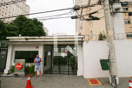 Apartamento para alugar com 44m², 2 quartos e 1 vaga Apartamento para alugar com 44m², 2 quartos e 1 vagaFachada