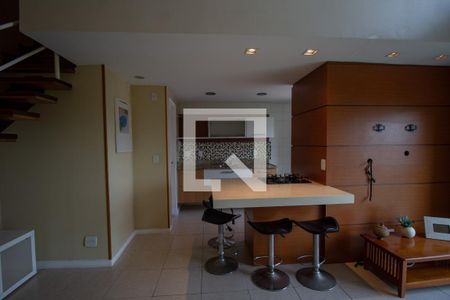 Sala de apartamento à venda com 1 quarto, 70m² em Barra da Tijuca, Rio de Janeiro