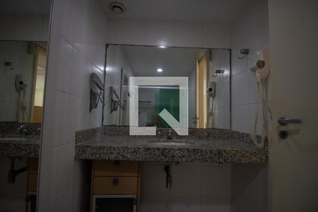 Apartamento à venda com 70m², 1 quarto e 1 vaga Apartamento à venda com 70m², 1 quarto e 1 vagaBanheiro da Suíte