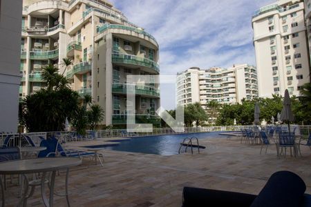 Apartamento à venda com 70m², 1 quarto e 1 vaga Apartamento à venda com 70m², 1 quarto e 1 vagaÁrea Comum - Piscina