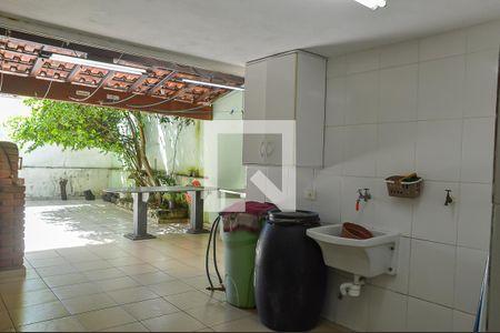 Casa à venda com 130m², 3 quartos e 2 vagasÁrea de Serviço